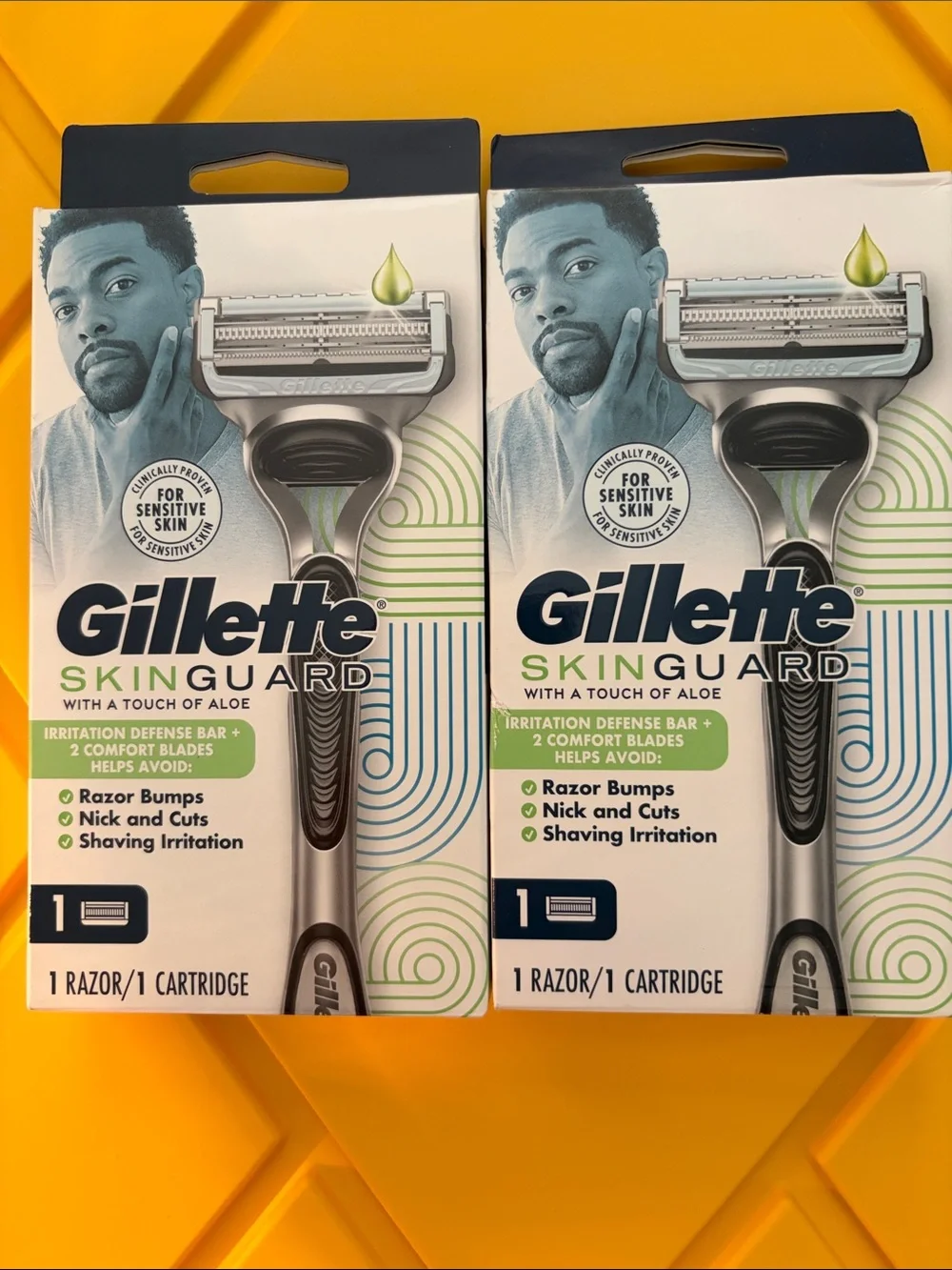 🌴2 packs 1 Gillette  Skinguard  Razors